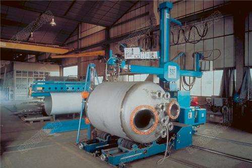 工泉公司生产的石英砂过滤器采用全自动焊接设备